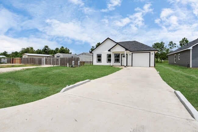 Building Photo - 382 Rd 5704