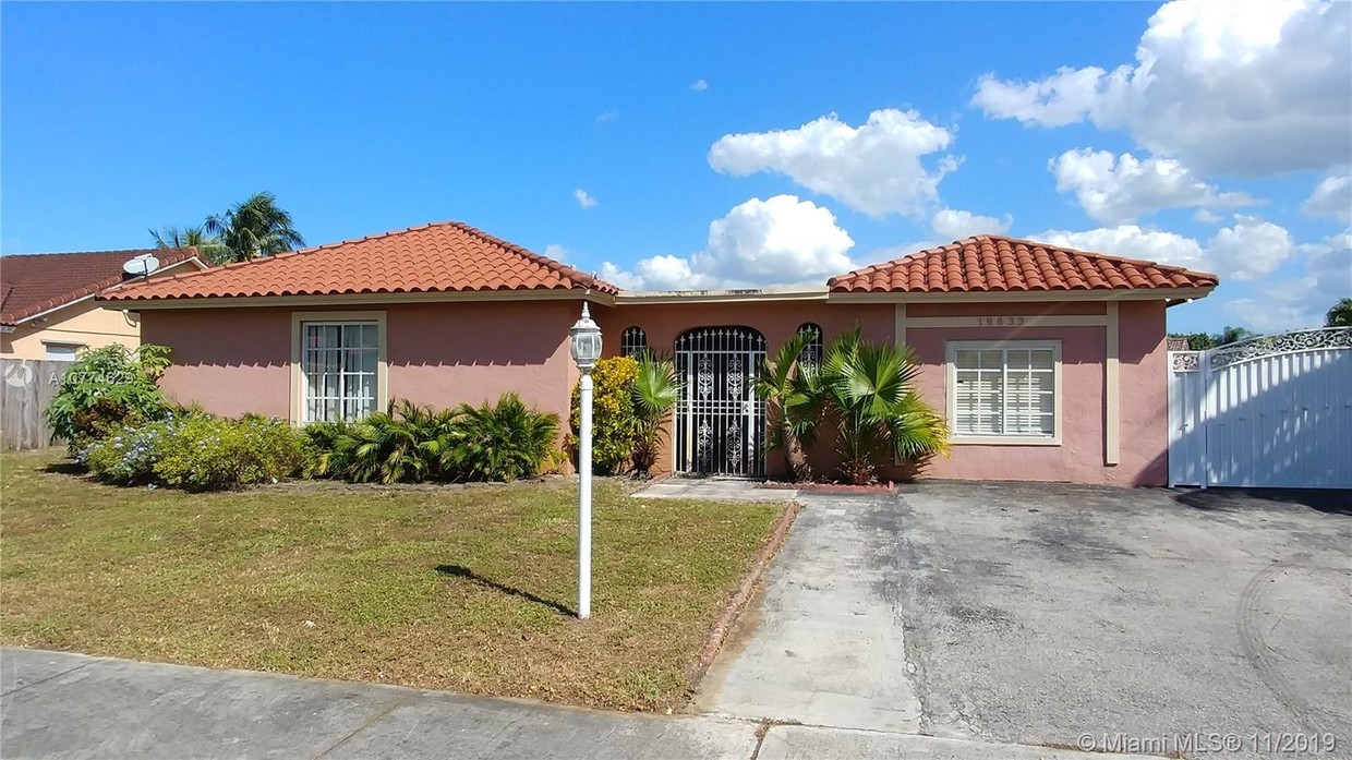 19633 NW 59th Ave, Hialeah, FL 33015 - House Rental in Hialeah, FL ...