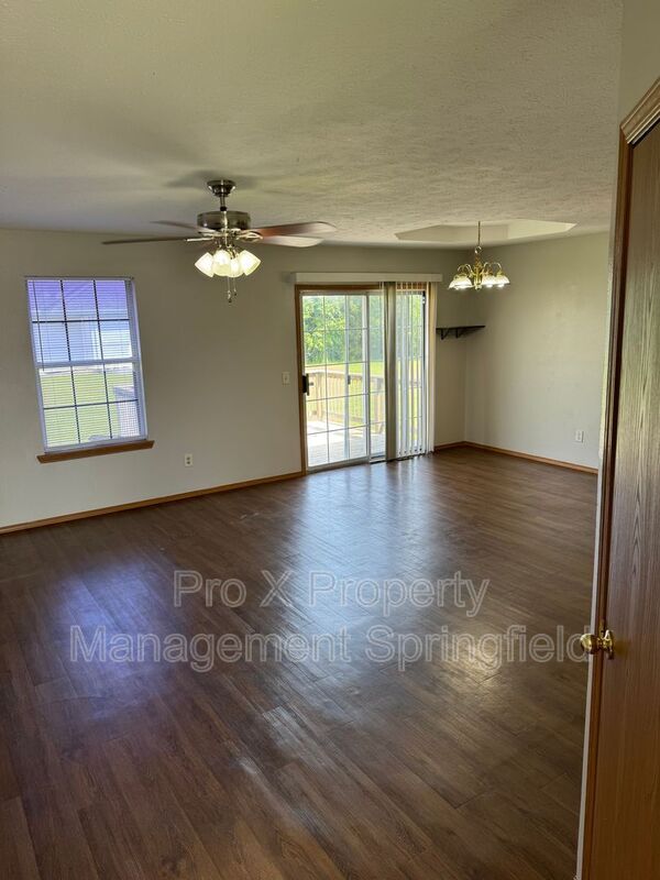 Foto del edificio - 2000 Southfork Dr