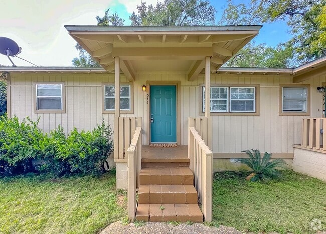 Building Photo - 541 Okaloosa St