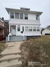 Building Photo - 960 W Delaware Ave