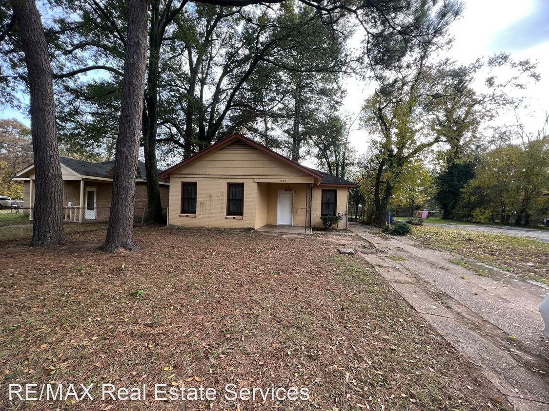 Primary Photo - 2 br, 1 bath House - 3305 Fulton St.