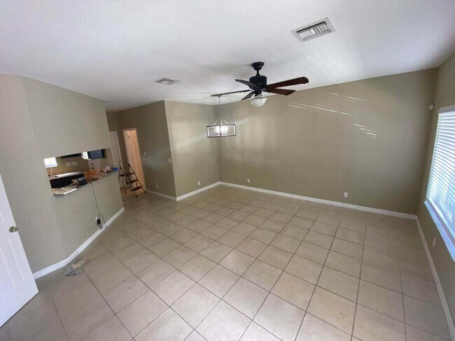 Building Photo - 1213 Colonial Palms Way