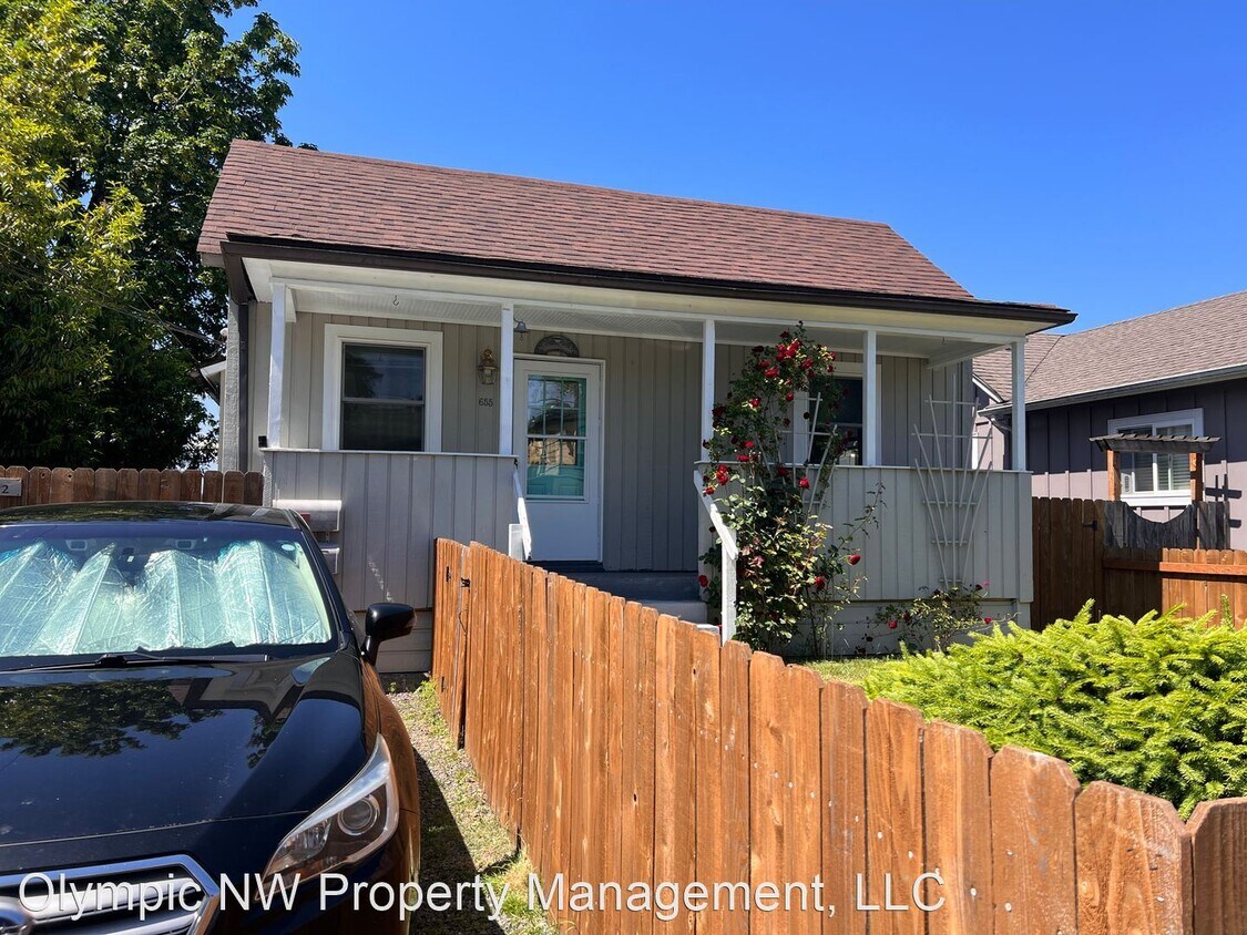 Primary Photo - 2 br, 1 bath House - 655 Pleasant Ave