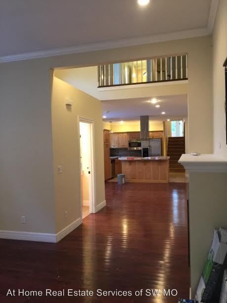 Foto del edificio - 737 S Pickwick Ave