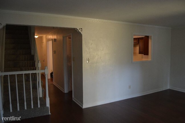 Building Photo - 3 br, 1.5 bath Townhome - 5621 Trafalgar Arch