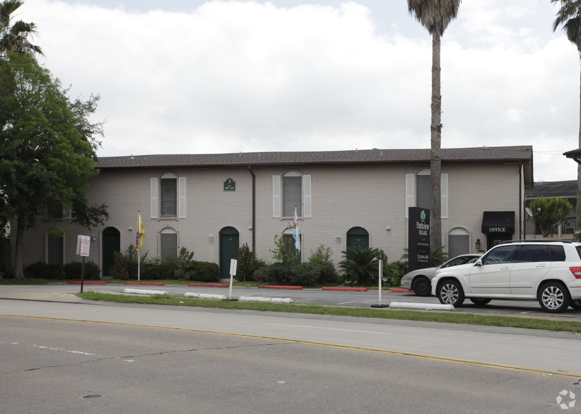 Building Photo - Parkview Village Apartment