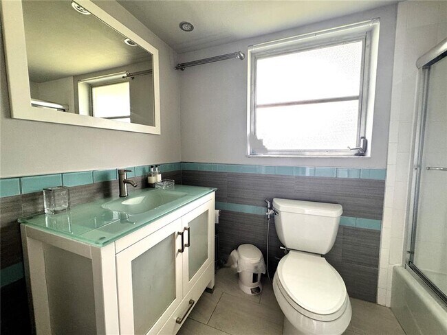 Foto del edificio - 901 W Cypress Ln