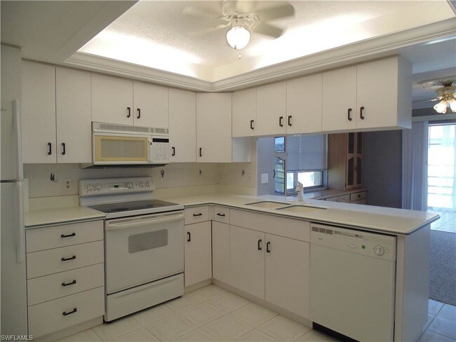 Foto del edificio - 4852 Golf Club Ct