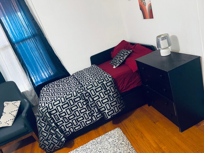 Foto del edificio - 3712 Parkside Dr