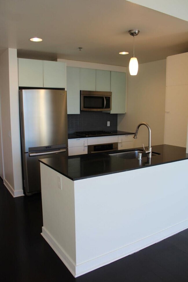 Building Photo - 1 bedroom in San Francisco CA 94105