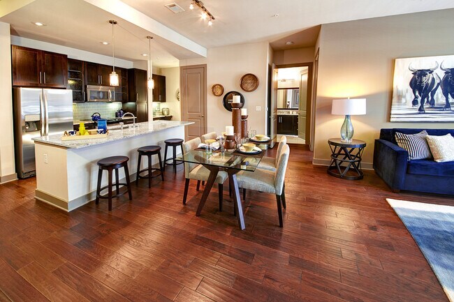Foto del edificio - Stylish 3 Bedroom Suite: Modern Urban Escape