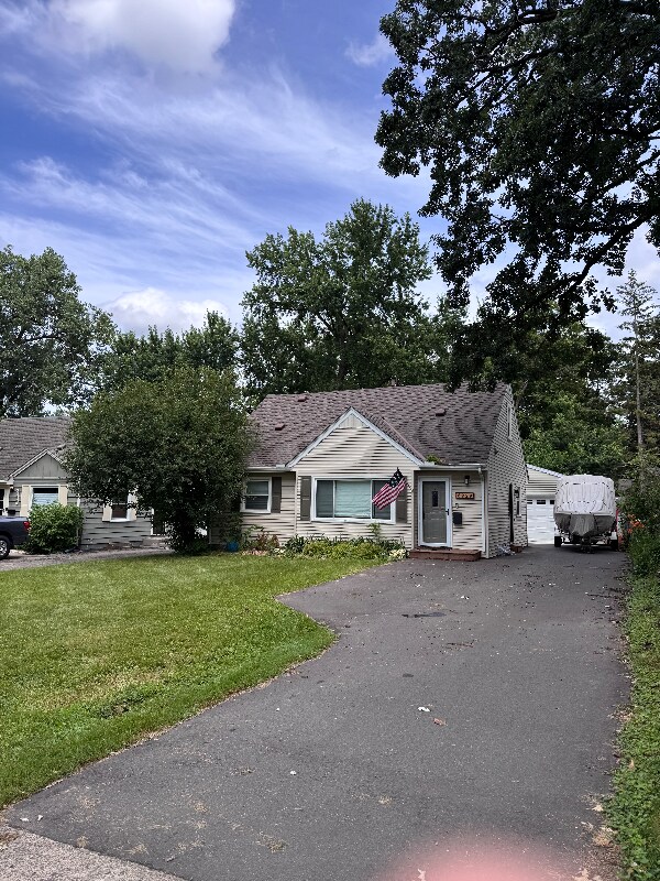 Foto principal - 6929 Newton Ave S