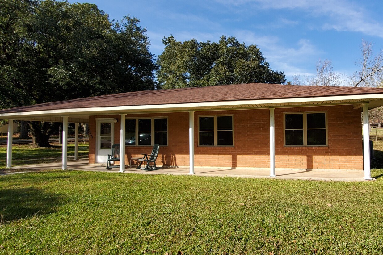 2078 Port Arthur Ave, Hornbeck, LA 71439 House Rental in Hornbeck, LA