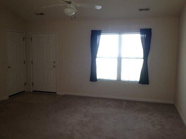 Foto del edificio - 7234 Peppercorn Ct
