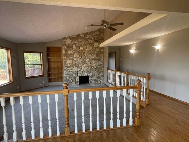 Foto del edificio - Beautiful 4 bedroom 4 bath 2 car garage - ...