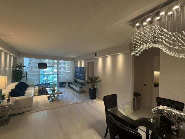 Foto del edificio - 5151 Collins Ave