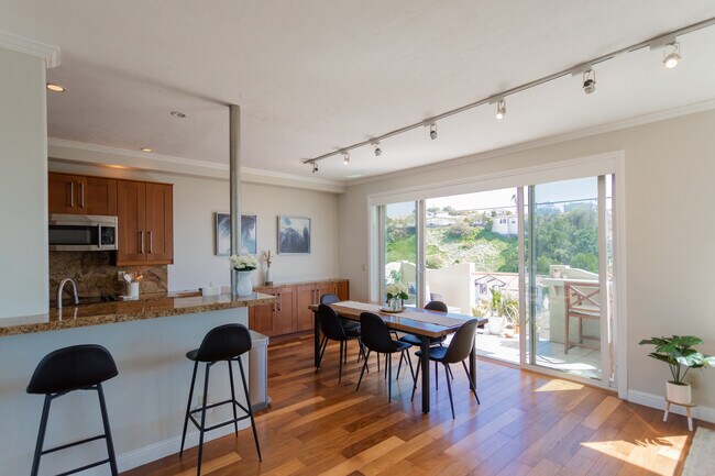 Foto del edificio - 3217 Columbia St