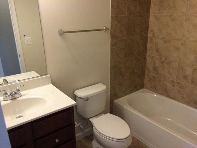 Building Photo - 8275 Heritage Crossing Ct