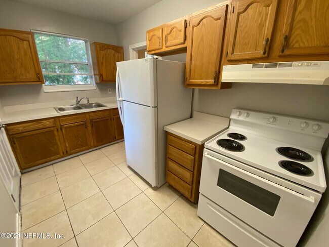 Building Photo - 563 Aiken Rd
