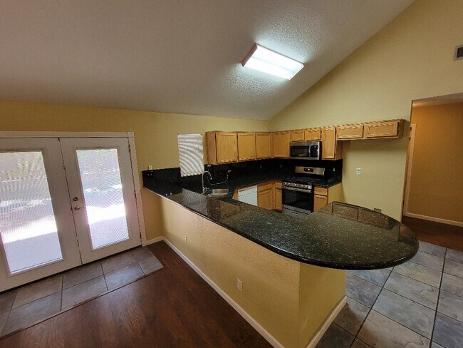 Building Photo - 2629 Sunset Ln