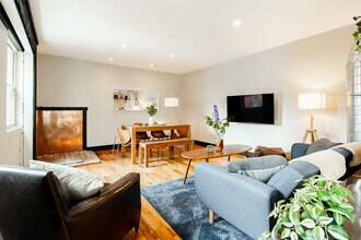 Building Photo - 1304 Broadway-SI ID1056031P