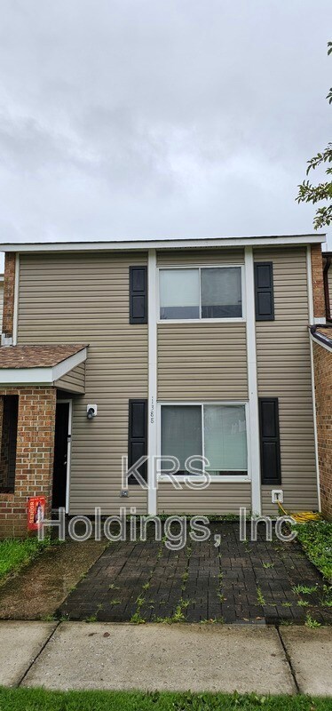Building Photo - 1388 Sierra Dr