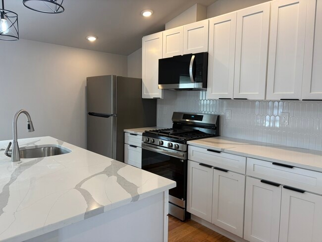 Building Photo - 254 Salem St