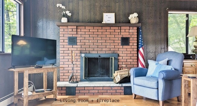 Building Photo - 102 Elm Ct
