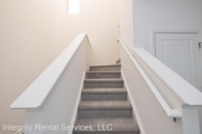 Building Photo - 3 br, 2.5 bath House - 109 Luna Lane