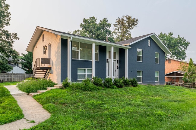 Building Photo - 8321 Raymond Ln