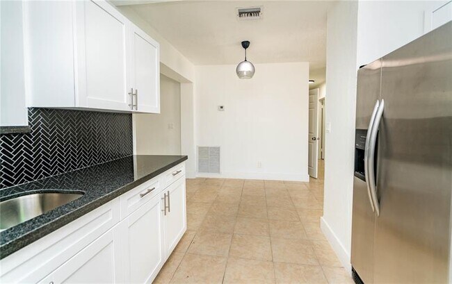 Building Photo - 3531 SW 36th Ct