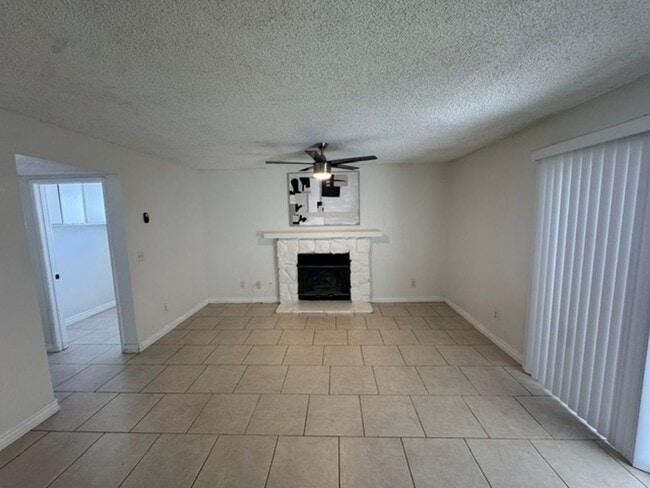 Building Photo - 409 Wimbledon Dr