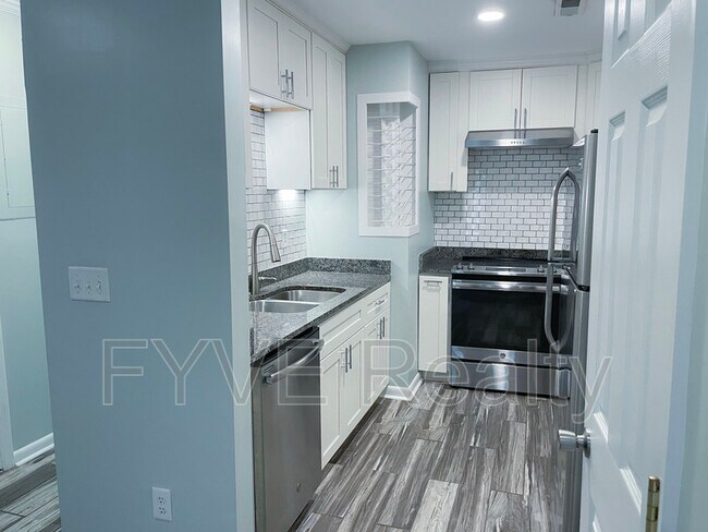 Foto del edificio - 15 Town Park Ln