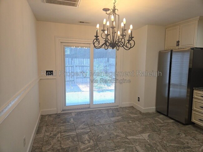 Foto del edificio - 2607 Dwight Pl