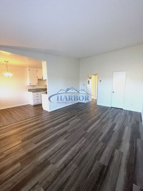 Building Photo - 4726 Del Amo Blvd