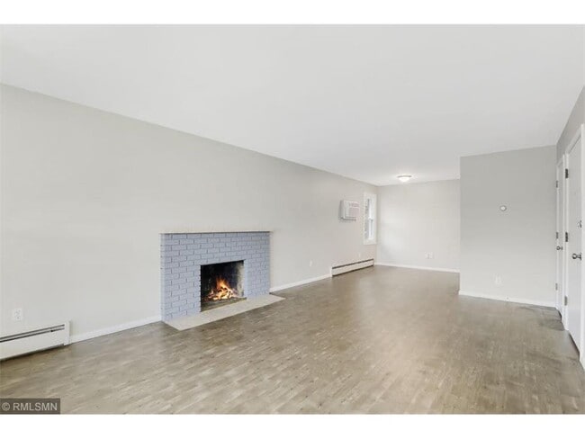 Building Photo - 4000 Mavelle Dr