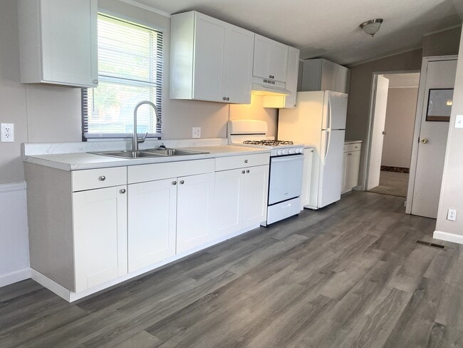 Foto del edificio - 39 1/2 Long St