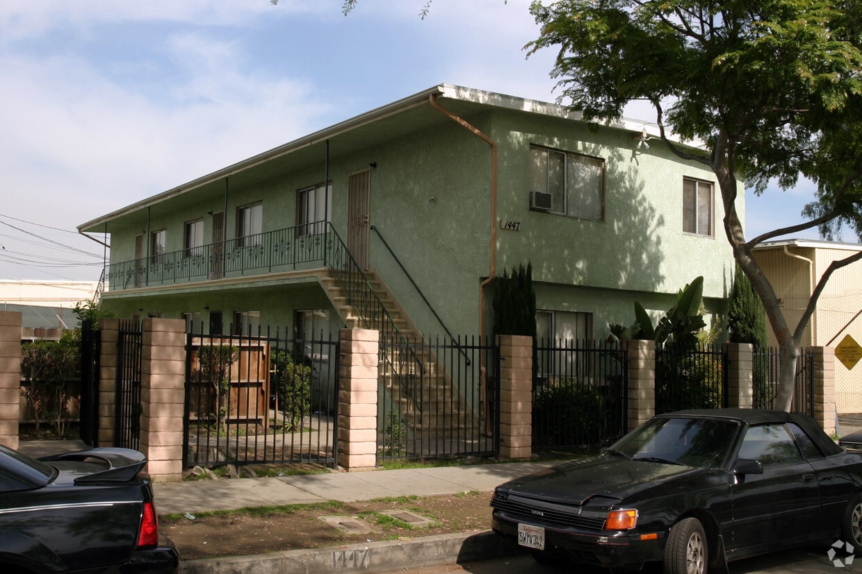 Building Photo - 1447 E 17th St