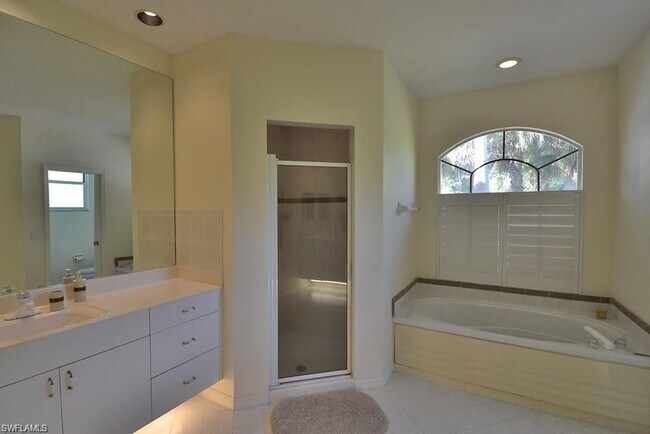 Foto del edificio - ***POOL HOME***HAWKSRIGDE***4 BEDS 3BATHS*...