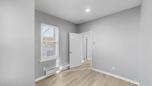 Foto del edificio - 972 McLean Ave