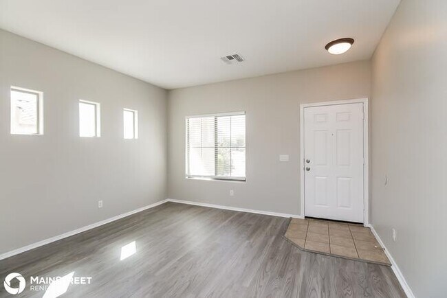 Building Photo - 3618 W Vineyard Rd, Phoenix, AZ 85041