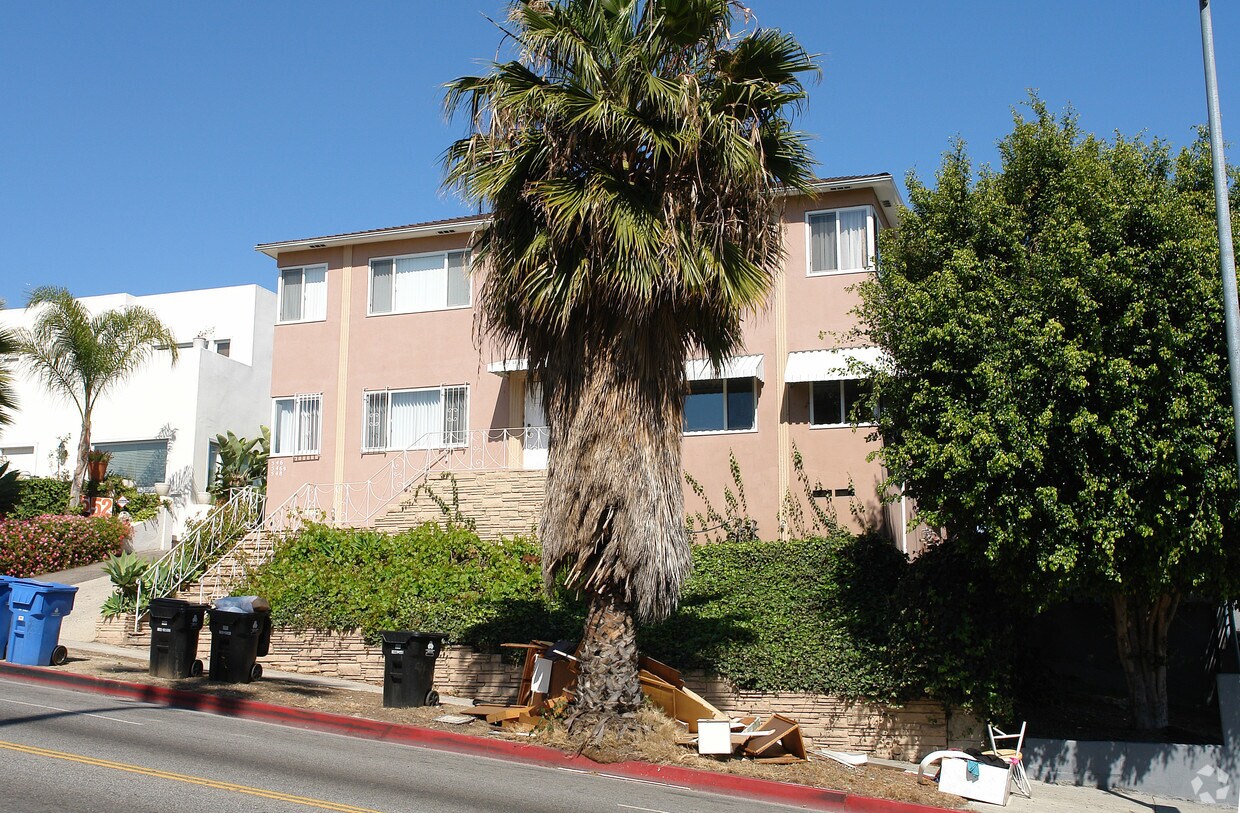 Building Photo - 546 N Normandie Ave