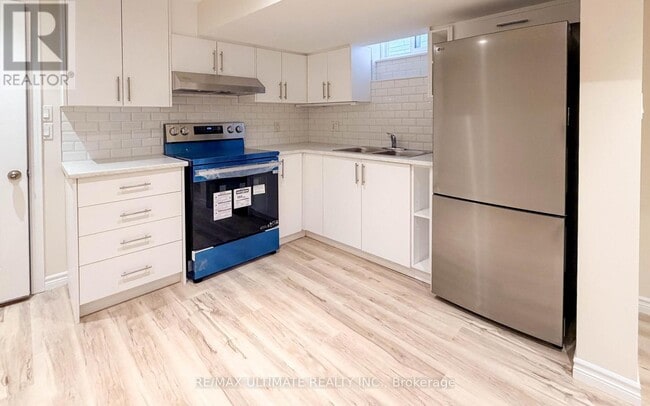 Building Photo - 403 Winona Dr