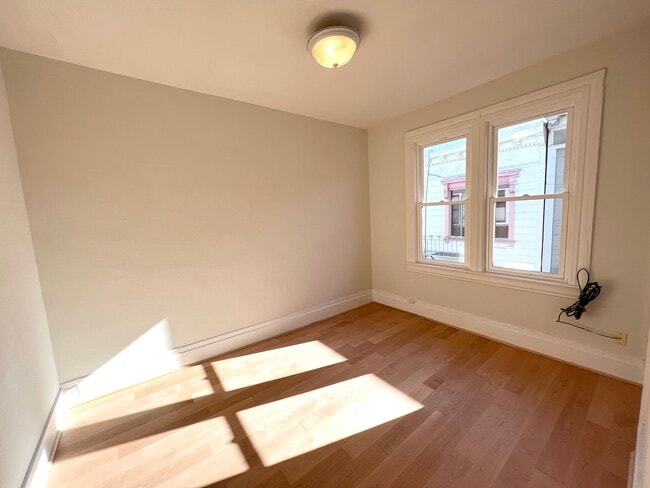Foto del edificio - 44A Varennes St