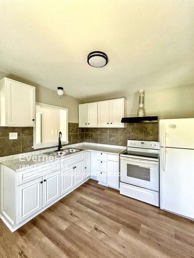 Foto principal - 1006 Turner Rd