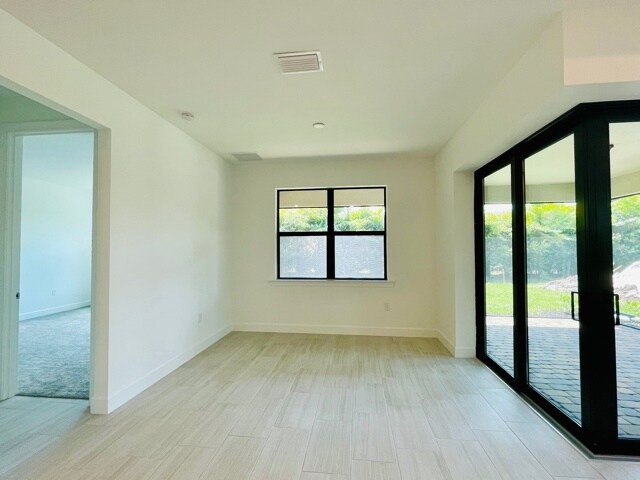 Building Photo - 1962 Tripletail Ln