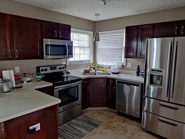 Kitchen - 8608 Olenbrook Dr