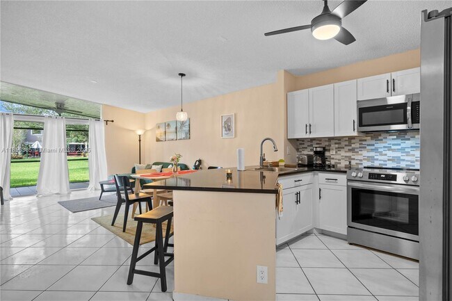 Building Photo - 15712 Woodgate Ct