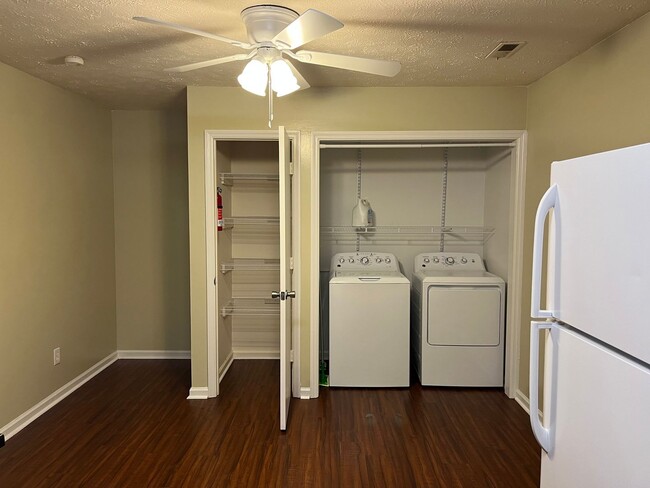 Photo - 3 Bedroom, 1.5 Bath in Great Location Townhome